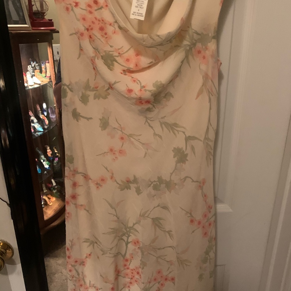 Dress - Picture 3 of 5